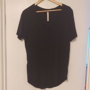 Babaton Classic Black Short Sleeve Top